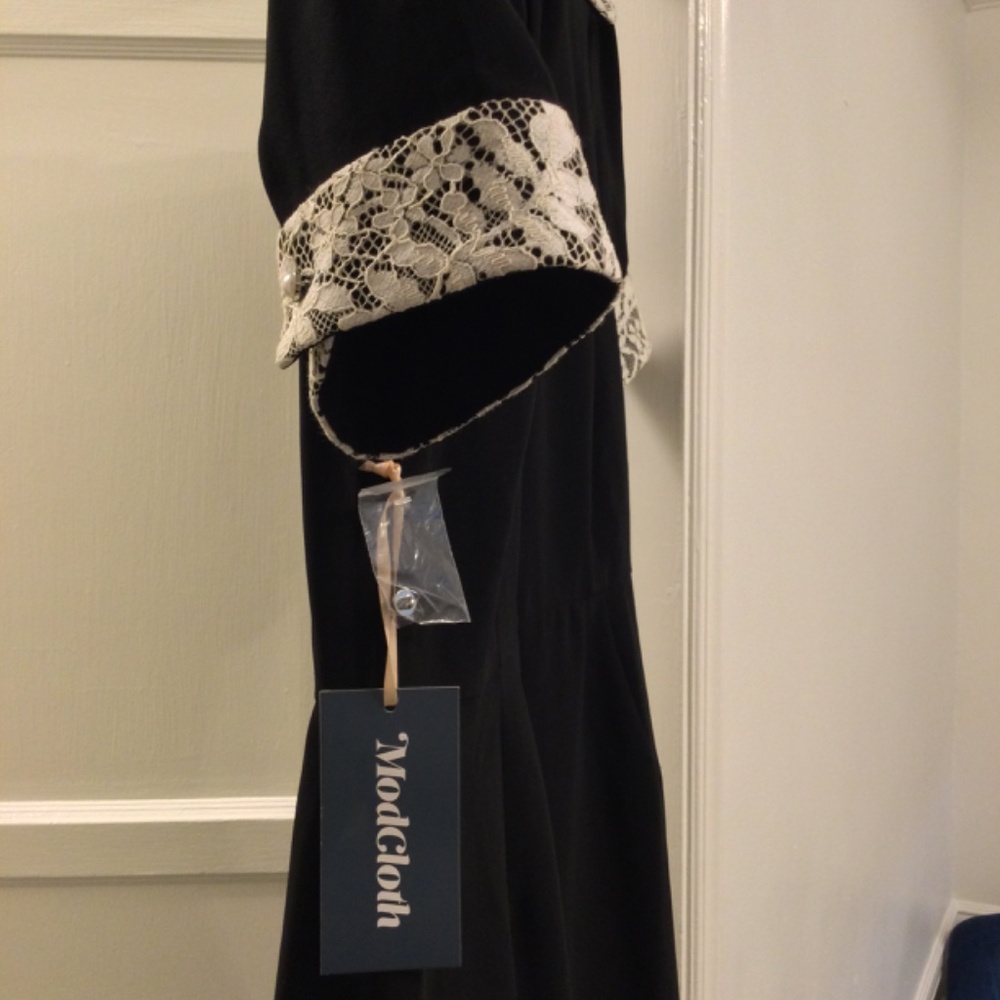 Mod Cloth black dress with white lace, size 4, new with tags - Picture 5 of 5